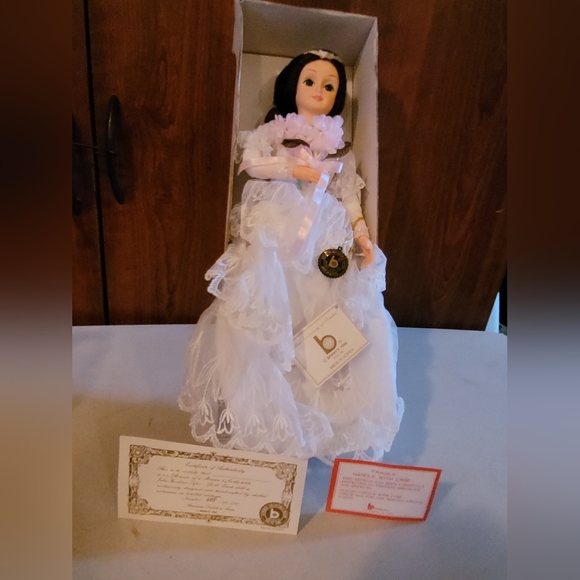 VINTAGE PORCELAIN DOLL - Picture 1 of 8